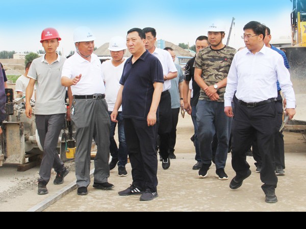 武威市委常委、涼州區(qū)委書記鞠毅一行到武威北二環(huán)項(xiàng)目調(diào)研指導(dǎo)工作