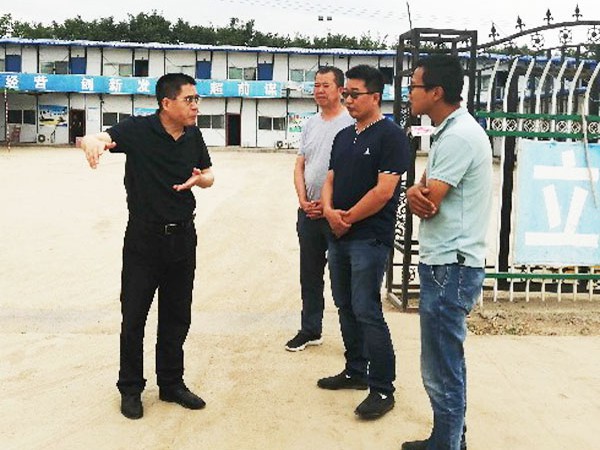 新能源公司董事長馬有勝看望慰問京新高速（G7）新疆境內(nèi)大烏段改擴(kuò)建公路項(xiàng)目一線員工