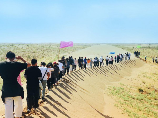 甘肅建投新能源公司沙漠研學(xué)旅行基地 舉辦“凝心聚力·激揚青春”主題團建活動 甘肅建投新能源公司沙漠研學(xué)旅行基地 舉辦“凝心聚力·激揚青春”主題團建活動