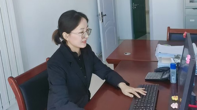 財務(wù)戰(zhàn)線上的紅色守護者——記甘肅建投新能源公司2024年度優(yōu)秀共產(chǎn)黨員 劉杰 財務(wù)戰(zhàn)線上的紅色守護者——記甘肅建投新能源公司2024年度優(yōu)秀共產(chǎn)黨員 劉杰